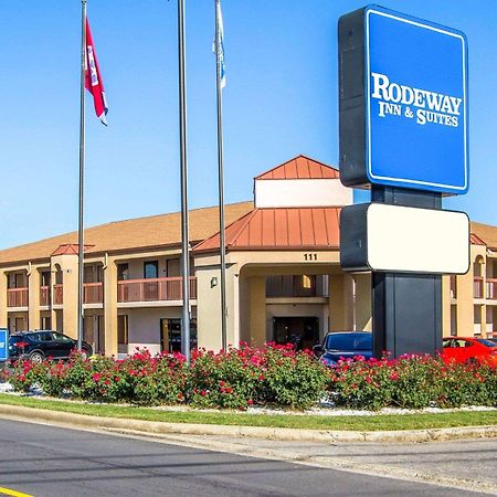 Rodeway Inn & Suites Clarksville Exterior foto