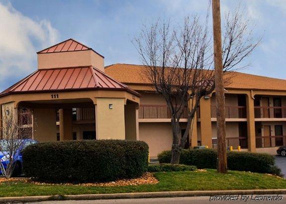 Rodeway Inn & Suites Clarksville Exterior foto