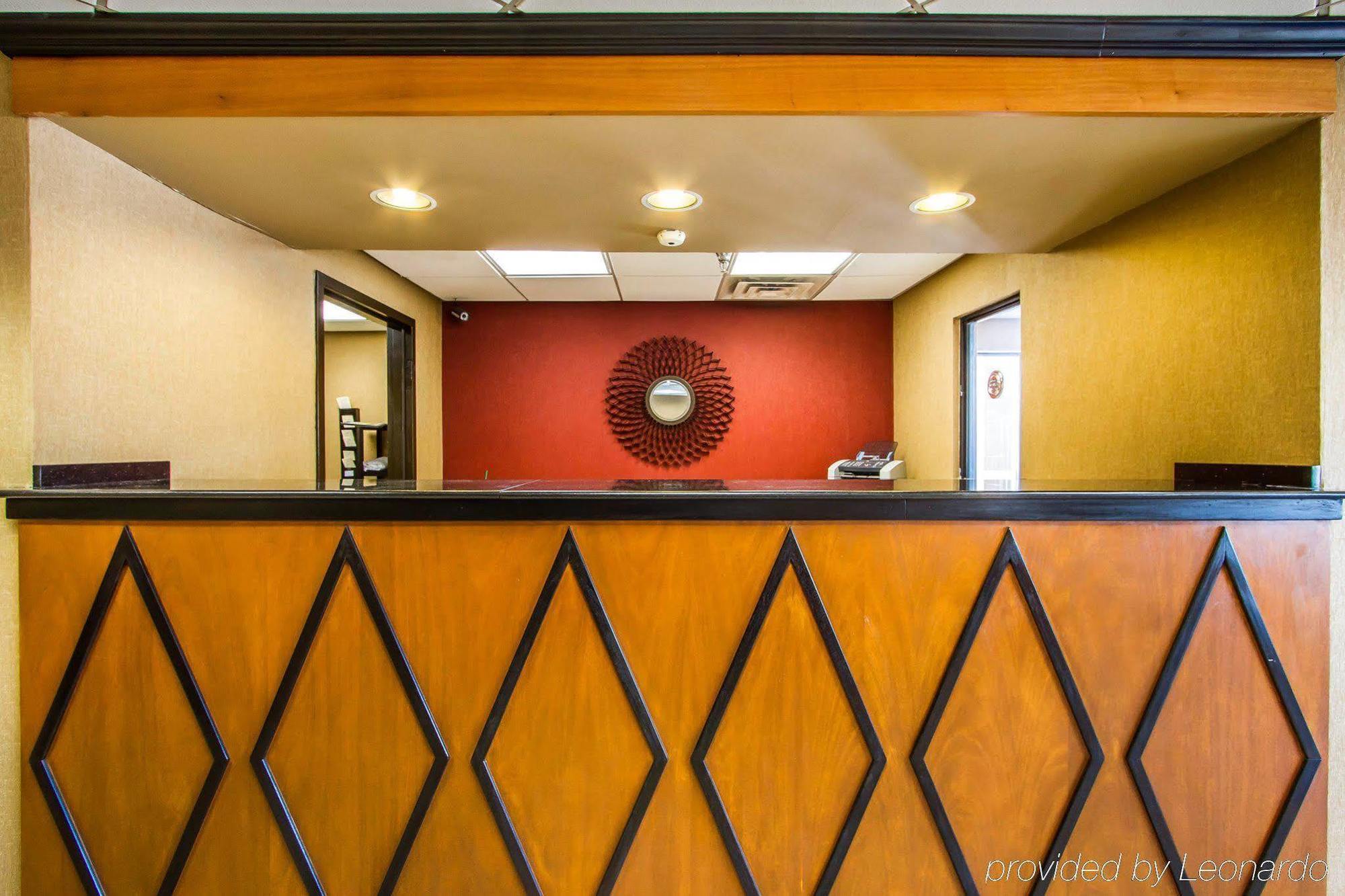 Rodeway Inn & Suites Clarksville Exterior foto