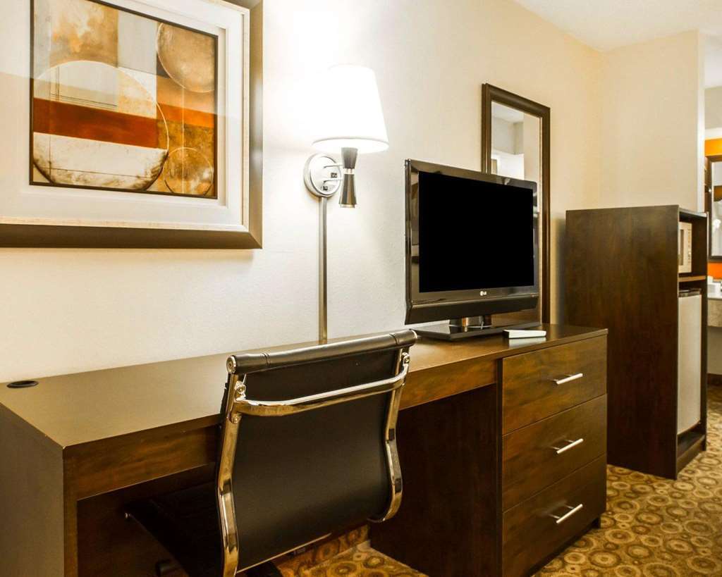 Rodeway Inn & Suites Clarksville Quarto foto