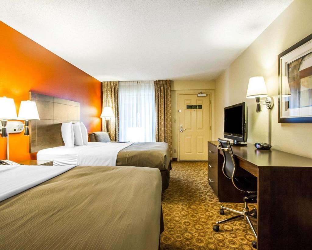 Rodeway Inn & Suites Clarksville Quarto foto