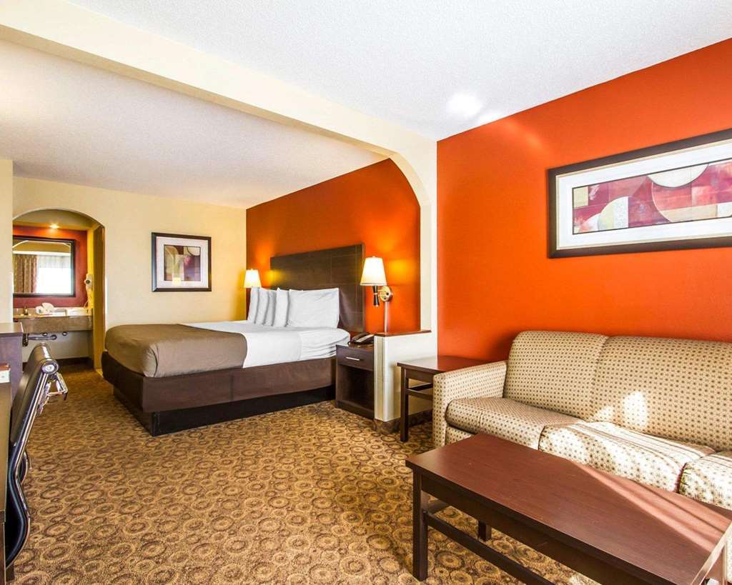 Rodeway Inn & Suites Clarksville Quarto foto