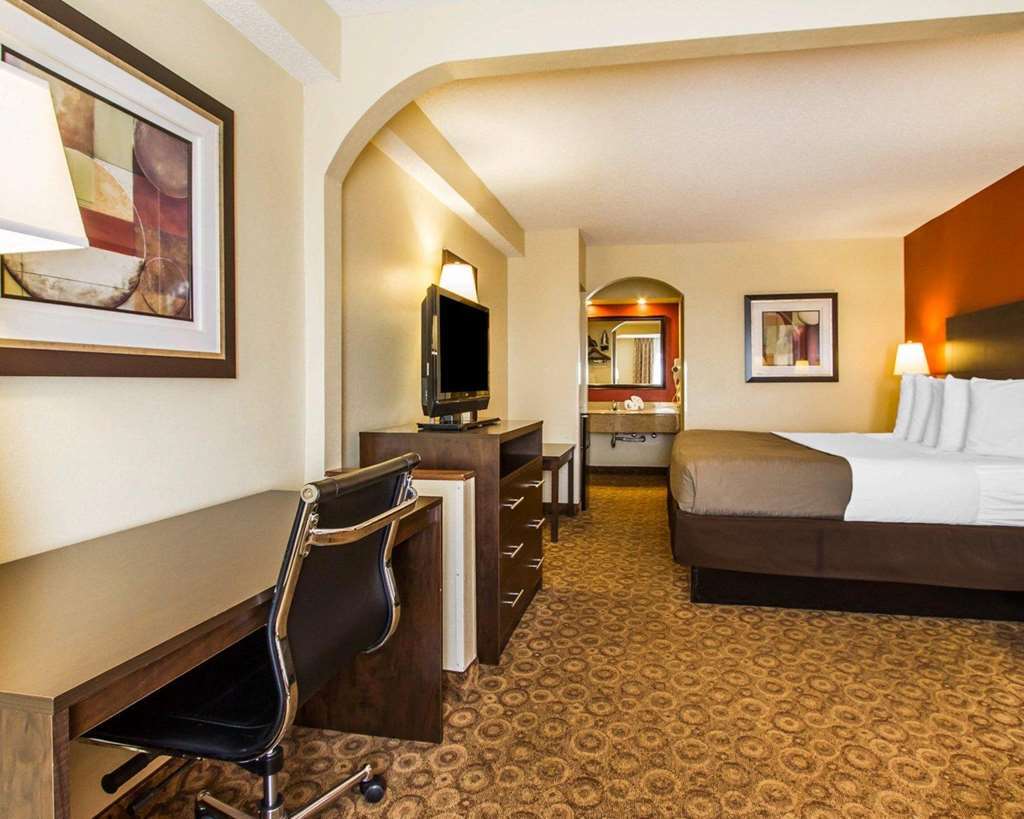 Rodeway Inn & Suites Clarksville Quarto foto